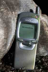 as über 10 Jahre alte Nokia 7110 ist das Gegenteil eines Smartphones